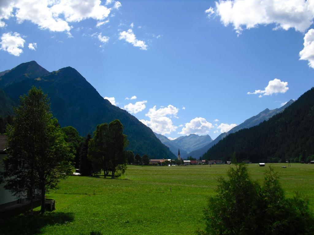 Ferienhaus Lechtaler Alpen Bach  Buitenkant foto