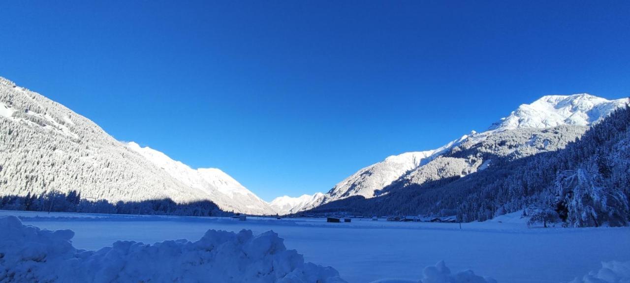 Ferienhaus Lechtaler Alpen Bach  Buitenkant foto