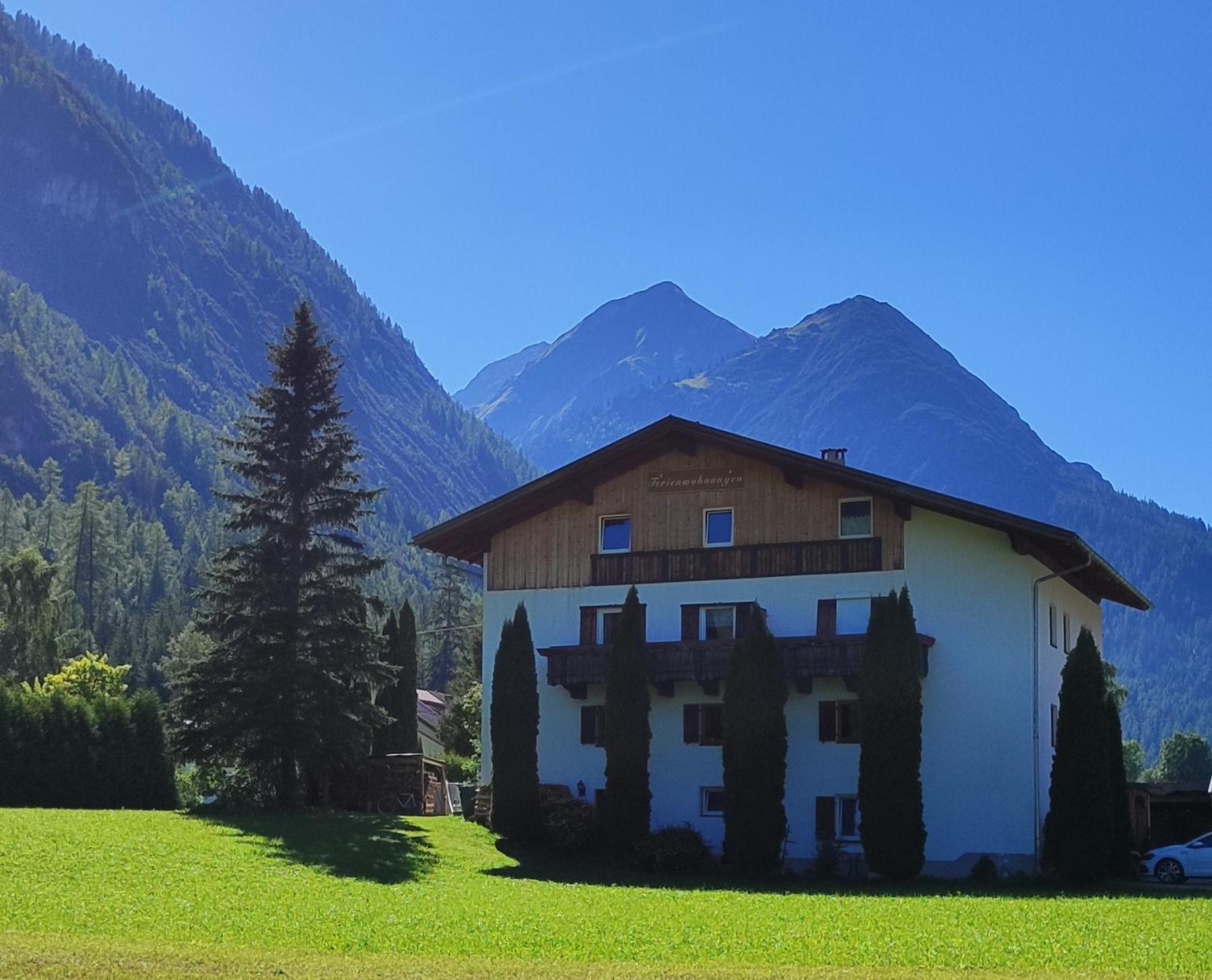 Ferienhaus Lechtaler Alpen Bach  Buitenkant foto