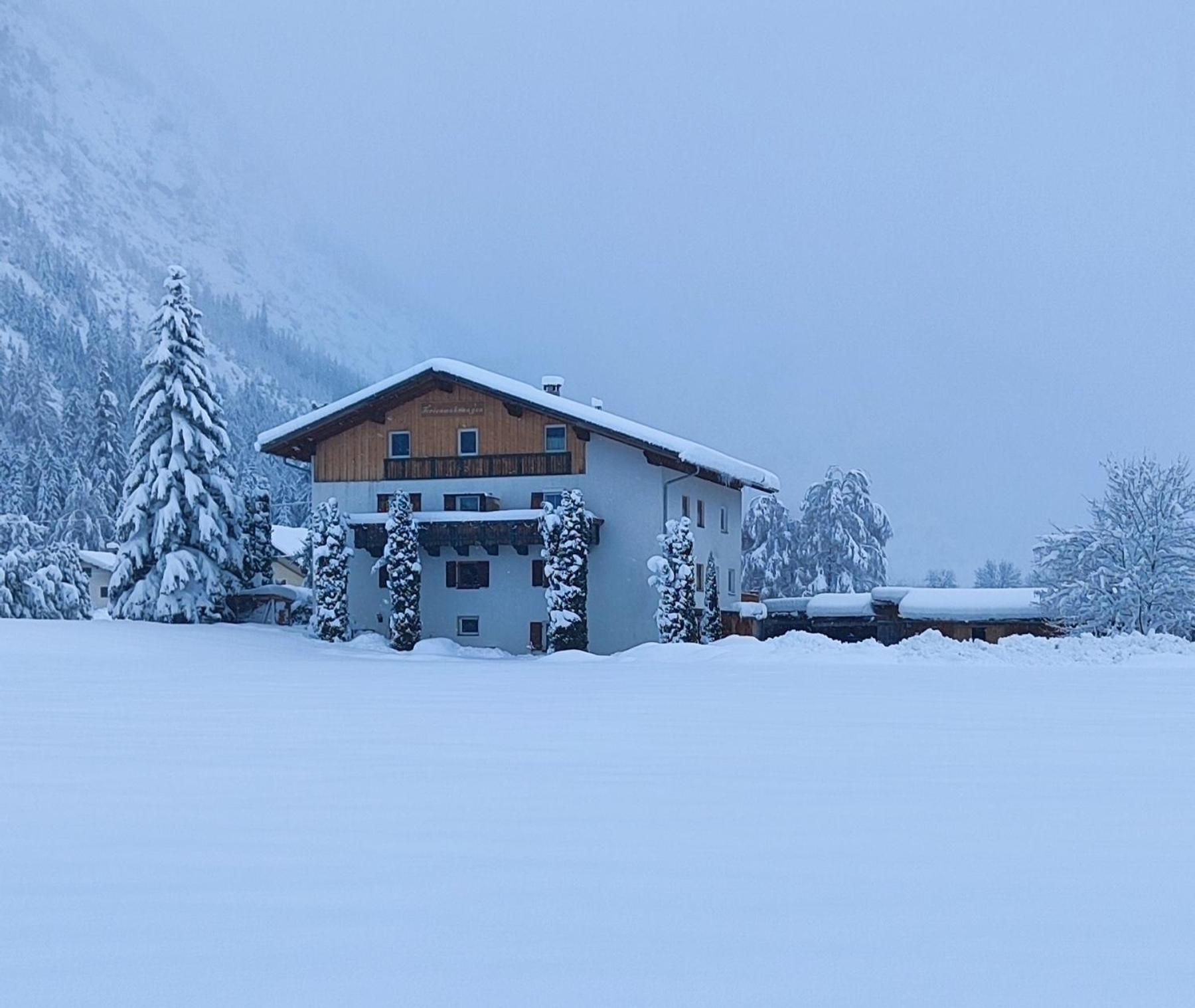 Ferienhaus Lechtaler Alpen Bach  Buitenkant foto