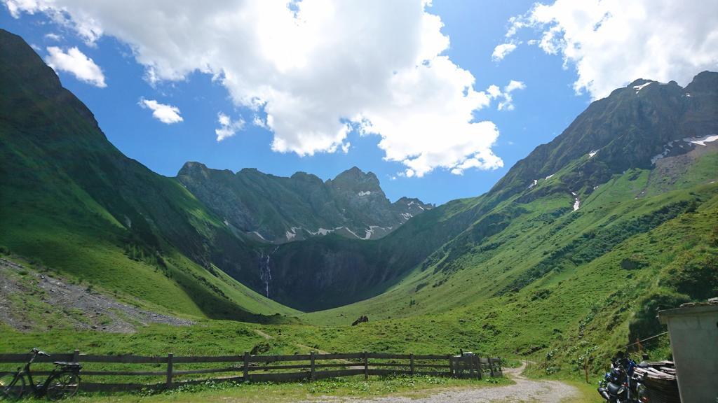 Ferienhaus Lechtaler Alpen Bach  Buitenkant foto
