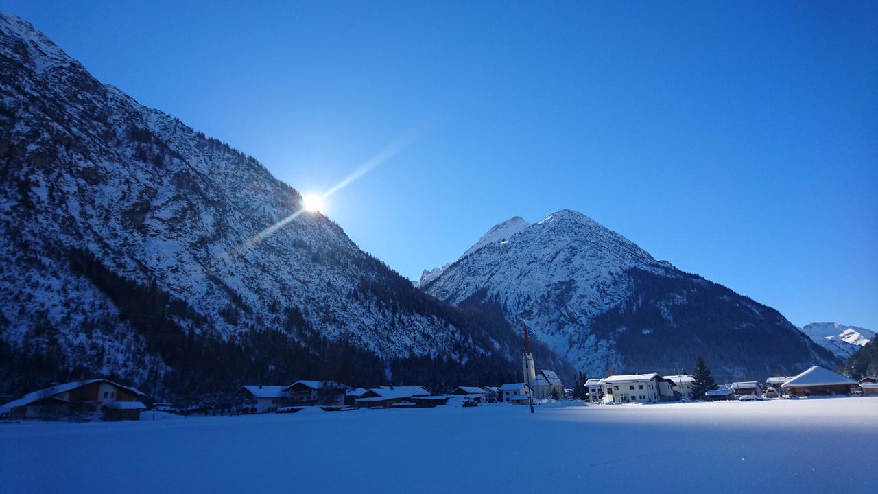 Ferienhaus Lechtaler Alpen Bach  Buitenkant foto