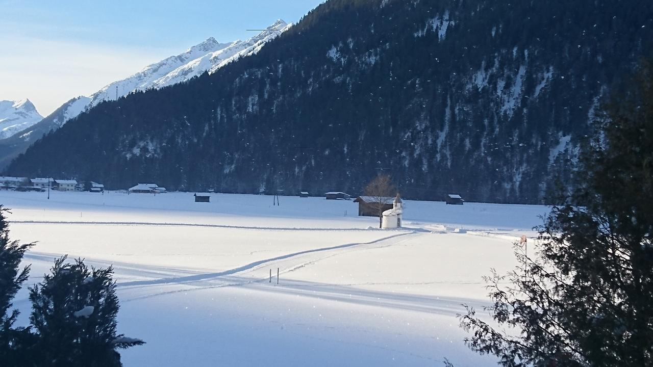 Ferienhaus Lechtaler Alpen Bach  Buitenkant foto